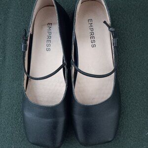 Empress Shoes size 7.5